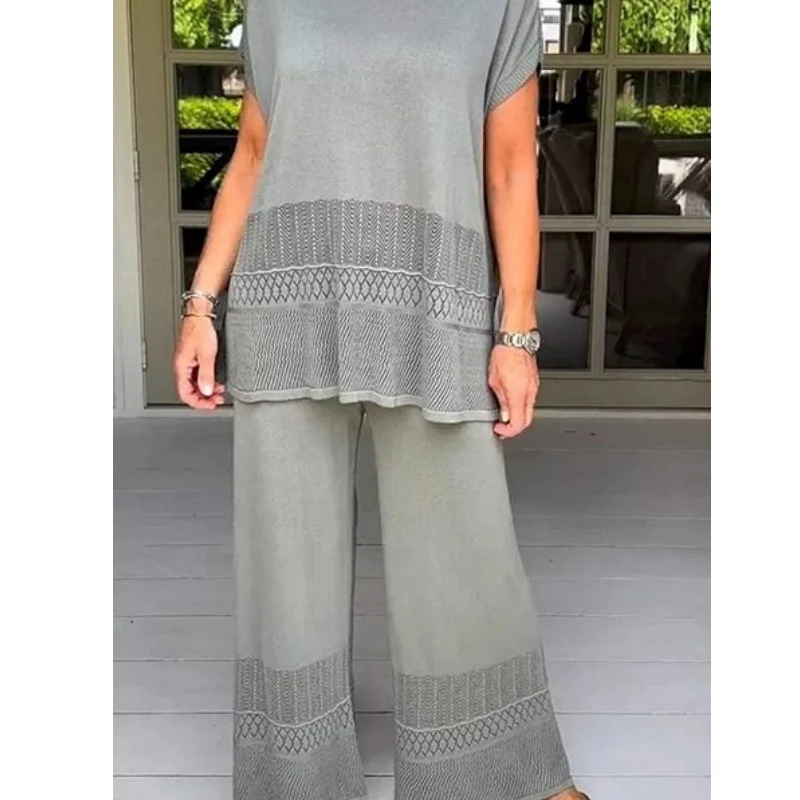 Women’s Solid Color Two-Piece Short Sleeve Top & Pants Set - Image 2